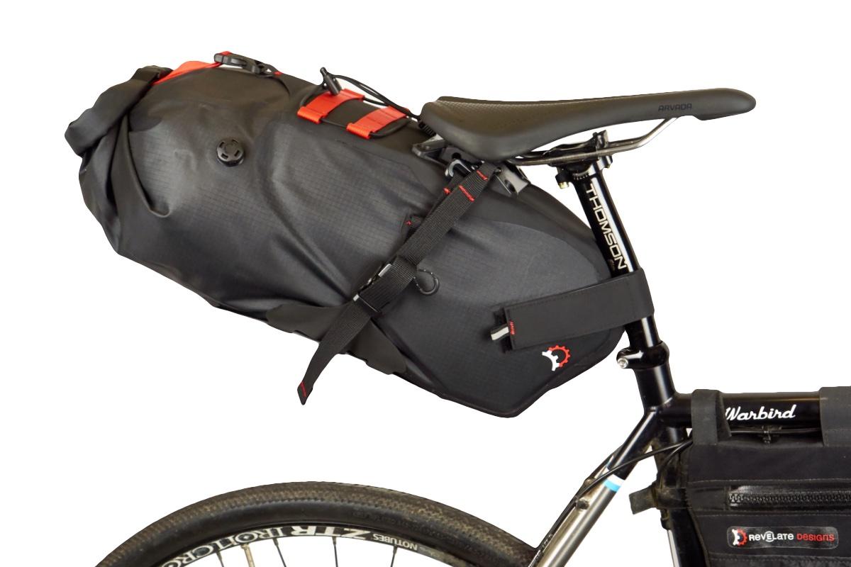 Revelate Designs Spinelock Seat bag 16L, Negra