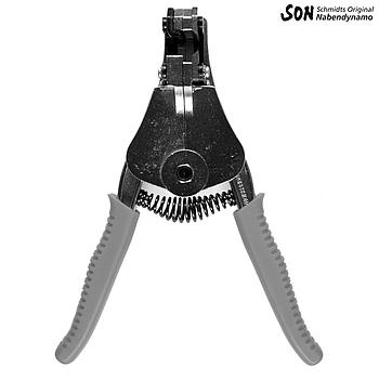 Automatic wire stripper for coaxial cable (inner and outside insulation)